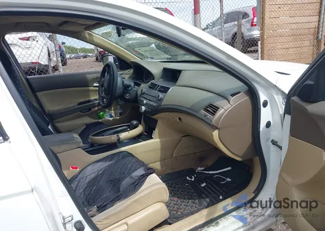 2010 Honda Accord 2.4 Lx z USA, uszkodzony, nr VIN 1HGCP2F33AA146573